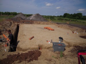 2012-06-15 Fundamentgraben wird ausgehoben