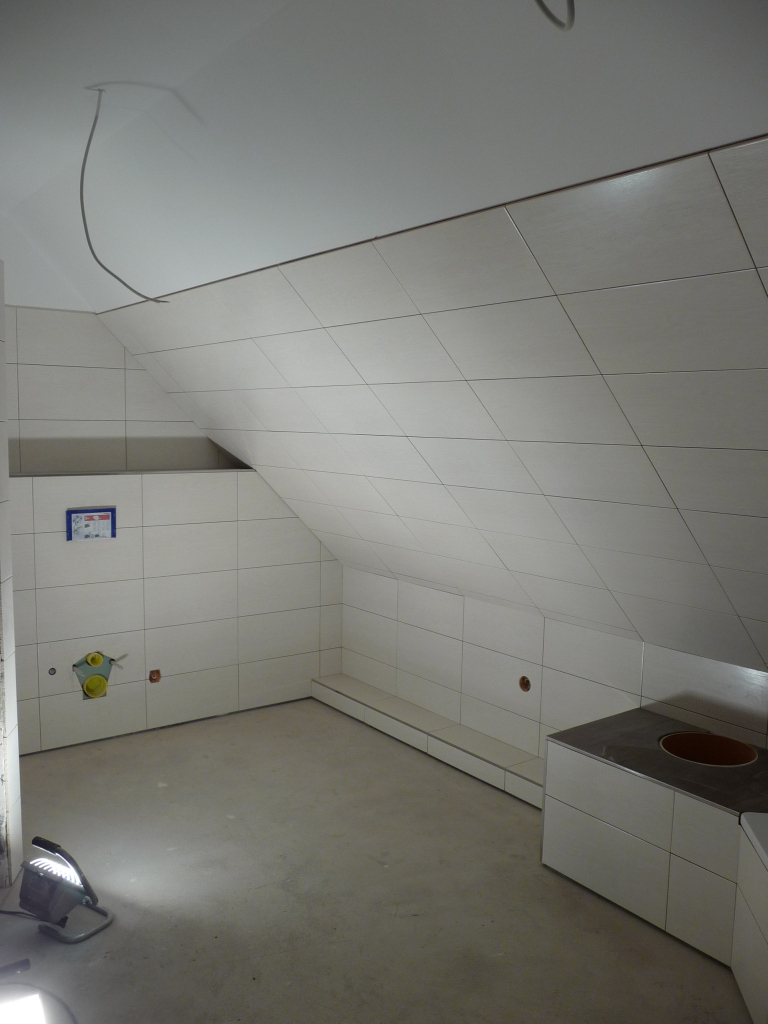 20161231132552 badezimmer decke tapezieren oder streichen ...