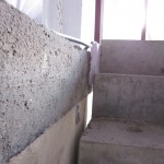 Spalt zwischen Treppe und Decke
