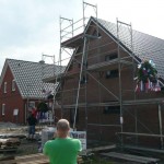 Dachdecker und Zimmermann auf dem Weg nach oben