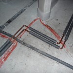 Zuleitungsrohre für die Fußbodenheizung wurden im OG verlegt (26.09.2012)